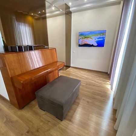 Apartment - "Exclusive" Tbilisi Buitenkant foto