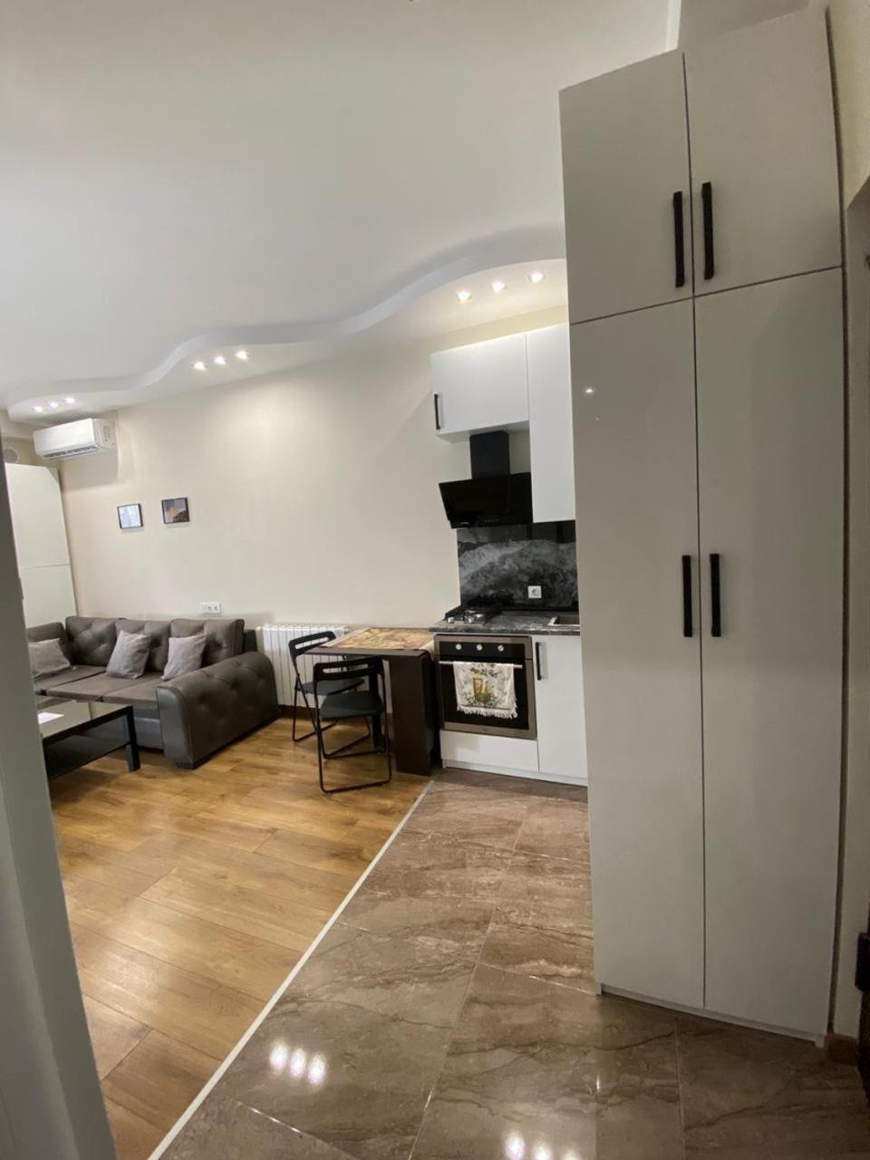 Apartment - "Exclusive" Tbilisi Buitenkant foto