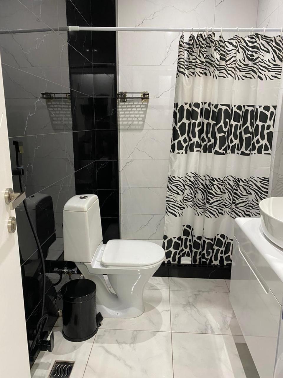 Apartment - "Exclusive" Tbilisi Buitenkant foto