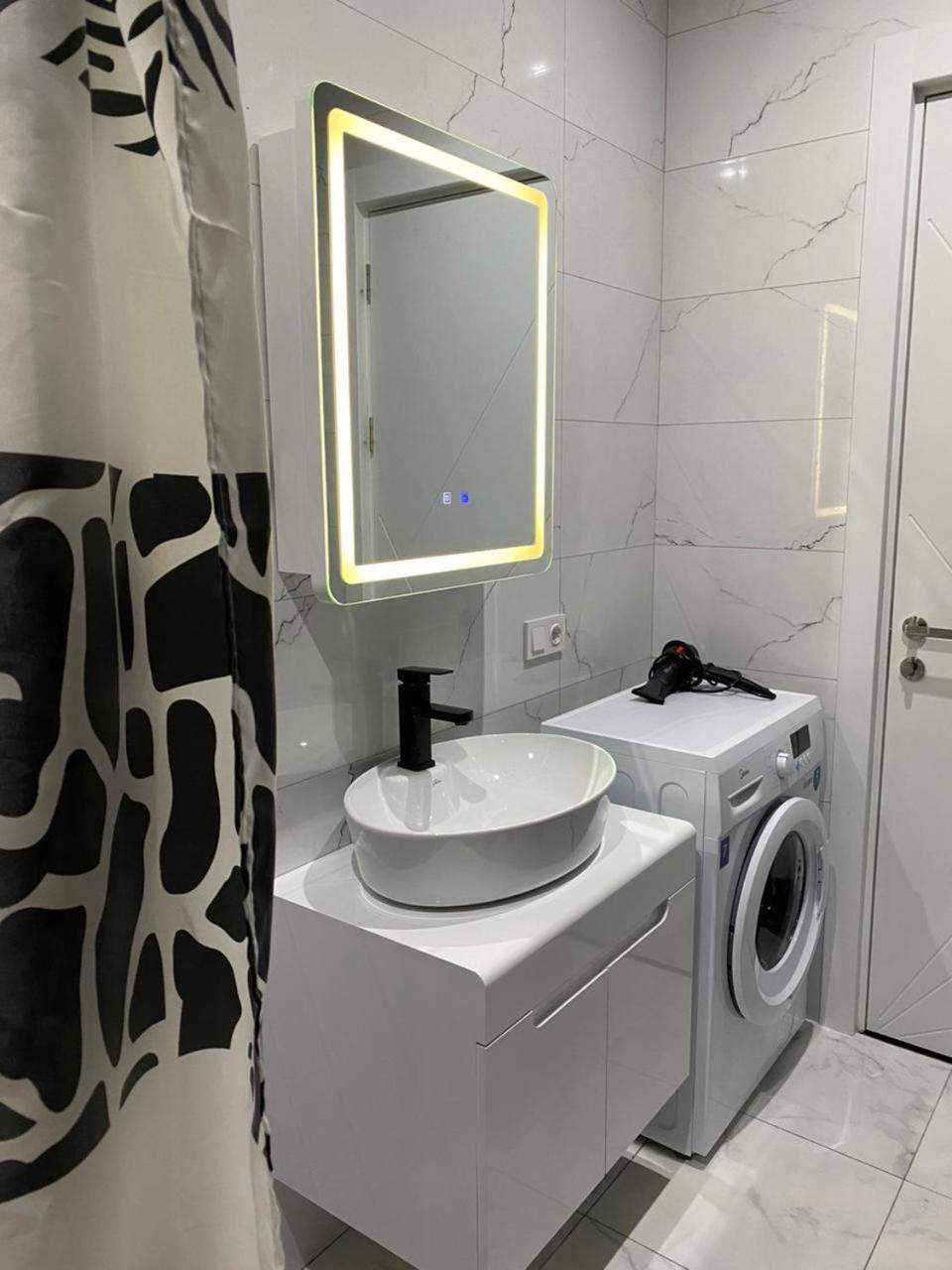Apartment - "Exclusive" Tbilisi Buitenkant foto